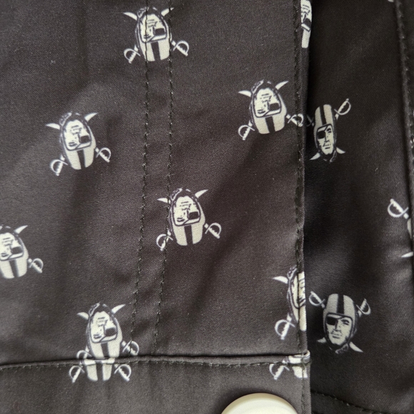 Black Shorts with RAIDERS Print - Picture 5 of 5